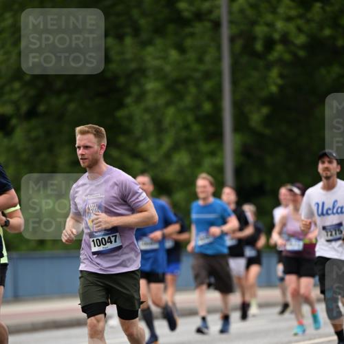 29.06.2025 - hella hamburg halbmarathon Dr. Thomas Lammeyer http://msf.ph/oto/8337933 29.06.2025 10:40:10 Kennedybrücke 1036, 1336, 1717, 2352, 2412, 2588, 2827, 3741, 4413, 5012, 5240, 5531, 6021, 6381, 6845, 6896, 7111, 7275, 7927, 8356, 8947, 9470, 10047, 10119, 10336, 10341, 10567, 11010, 11187, 11198, 11233 meine-sportfotos.de