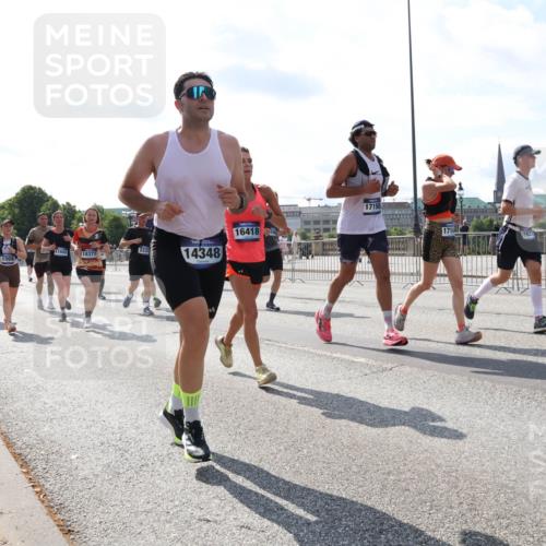 29.06.2025 - hella hamburg halbmarathon Lena Gebhardt http://msf.ph/oto/8337974 29.06.2025 10:00:38 Lombardsbrücke 2236, 11605, 18377, 2474, 18321, 1568, 14348, 16418, 17150, 1019, 1180, 1239, 1526, 1544, 1568, 1583, 1611, 1681, 2027, 2086, 2159, 2236, 2346, 2426, 2474, 2606, 2652, 2730, 2982, 3042, 3059, 3141, 3177, 3319, 3400, 3794, 3861, 3898, 3983, 4419, 4579, 4594, 4616, 4767, 4813, 4940, 4945, 5033, 5272, 5418, 5643, 5728, 6082, 6084, 6104, 6138, 6220, 6260, 6443, 6470, 6714, 6757, 8255, 8478, 8632, 8923, 9124, 9553, 9555, 9577, 10074, 10271, 10599 meine-sportfotos.de