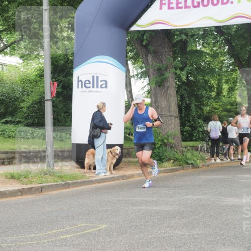 29.06.2025 - hella hamburg halbmarathon KatJ http://msf.ph/oto/8337999 29.06.2025 10:18:34 Zwischen KM18-KM19 2075 meine-sportfotos.de