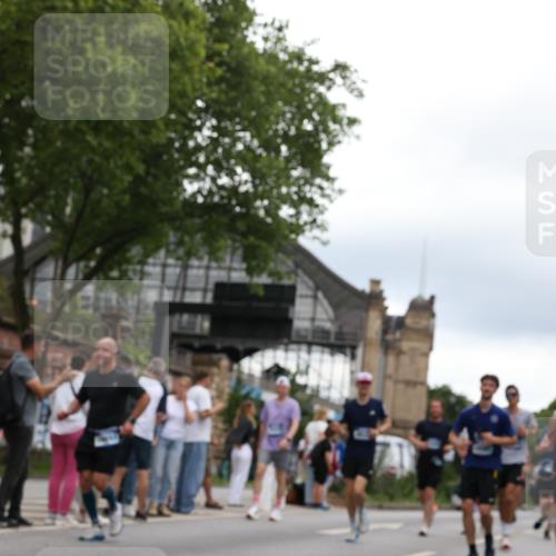 29.06.2025 - hella hamburg halbmarathon Yannick Fuchs http://msf.ph/oto/8338025 29.06.2025 10:52:00 20KM 1595, 1611, 2025, 2488, 2656, 2759, 2840, 2883, 2907, 3093, 3251, 3859, 4319, 4426, 4467, 4502, 4632, 4708, 4833, 5277, 5341, 5926, 6104, 6138, 6147, 6531, 6595, 7082, 7138, 7189, 8322, 8585, 9316, 9485, 10599, 10788, 11645, 12378, 12585, 12879, 13465, 13816, 13880, 14266, 14571, 15217, 15434, 15527, 16531, 17405, 17415, 17827, 18068, 18180, 18492, 18501, 18587, 18762, 18891 meine-sportfotos.de