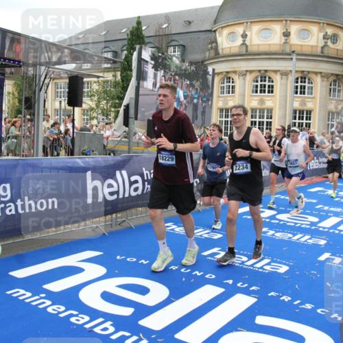 29.06.2025 - hella hamburg halbmarathon Michael Strokosch http://msf.ph/oto/8338055 29.06.2025 10:50:49 Ziel 2234, 2788, 5115, 6712, 7134, 7952, 8657, 10750, 11356, 13701, 15426, 15720, 17129, 17908, 18182, 18229, 18370, 18820 meine-sportfotos.de