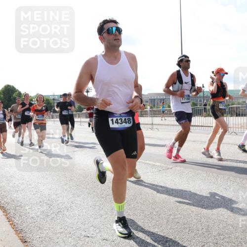 29.06.2025 - hella hamburg halbmarathon Lena Gebhardt http://msf.ph/oto/8338109 29.06.2025 10:00:38 Lombardsbrücke 1160, 18321, 2474, 6443, 18377, 1568, 14348, 17150, 17827, 1019, 1180, 1239, 1526, 1544, 1568, 1583, 1611, 1681, 2027, 2086, 2159, 2236, 2346, 2426, 2474, 2606, 2652, 2730, 2982, 3042, 3059, 3141, 3177, 3319, 3400, 3794, 3861, 3898, 3983, 4419, 4579, 4594, 4616, 4767, 4813, 4940, 4945, 5033, 5272, 5418, 5643, 5728, 6082, 6084, 6104, 6138, 6220, 6260, 6443, 6470, 6714, 6757, 8255, 8478, 8632, 8923, 9124, 9553, 9555, 9577, 10074, 10271, 10599 meine-sportfotos.de