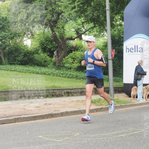 29.06.2025 - hella hamburg halbmarathon KatJ http://msf.ph/oto/8338181 29.06.2025 10:18:35 Zwischen KM18-KM19 2075 meine-sportfotos.de