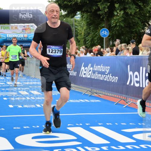 29.06.2025 - hella hamburg halbmarathon Strokosch-Dieckow http://msf.ph/oto/8338199 29.06.2025 10:54:03 Ziel 1151, 1410, 1815, 2432, 3096, 3208, 3209, 5638, 6294, 6356, 6374, 6481, 6581, 7918, 8390, 8394, 9032, 9791, 11499, 11789, 12379, 13032, 13397, 13794, 13869, 15524, 16871, 17348, 18308 meine-sportfotos.de