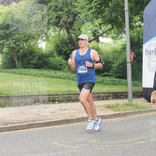 29.06.2025 - hella hamburg halbmarathon KatJ http://msf.ph/oto/8338225 29.06.2025 10:18:35 Zwischen KM18-KM19 2075 meine-sportfotos.de