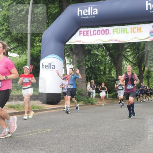 29.06.2025 - hella hamburg halbmarathon KatJ http://msf.ph/oto/8338259 29.06.2025 10:48:08 Zwischen KM18-KM19 1264, 6708, 7049, 8721 meine-sportfotos.de