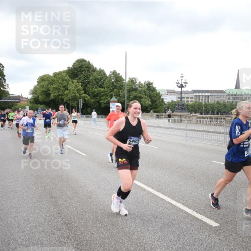 29.06.2025 - hella hamburg halbmarathon Jannik Wohlers http://msf.ph/oto/8338294 29.06.2025 10:55:01 Lombardsbrücke 1873, 1917, 3115, 3157, 3577, 4039, 4628, 5040, 5483, 5487, 7219, 7680, 8519, 8626, 9614, 9618, 9857, 9858, 10559, 10885, 11109, 12902, 13098, 13230, 14727, 15152, 15160, 15843, 16267, 16385, 16533, 16855, 17019, 17396, 18670, 18972, 19199 meine-sportfotos.de