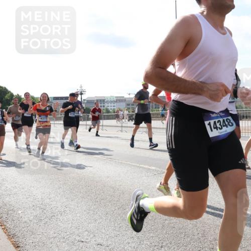 29.06.2025 - hella hamburg halbmarathon Lena Gebhardt http://msf.ph/oto/8338427 29.06.2025 10:00:38 Lombardsbrücke 11600, 22380599, 18321, 2474, 6443, 18377, 1568, 150, 14348, 171, 1019, 1180, 1239, 1526, 1544, 1568, 1583, 1611, 1681, 2027, 2086, 2159, 2236, 2346, 2426, 2474, 2606, 2652, 2730, 2982, 3042, 3059, 3141, 3177, 3319, 3400, 3794, 3861, 3898, 3983, 4419, 4579, 4594, 4616, 4767, 4813, 4940, 4945, 5033, 5272, 5418, 5643, 5728, 6082, 6084, 6104, 6138, 6220, 6260, 6443, 6470, 6714, 6757, 8255, 8478, 8632, 8923, 9124, 9553, 9555, 9577, 10074, 10271, 10599 meine-sportfotos.de
