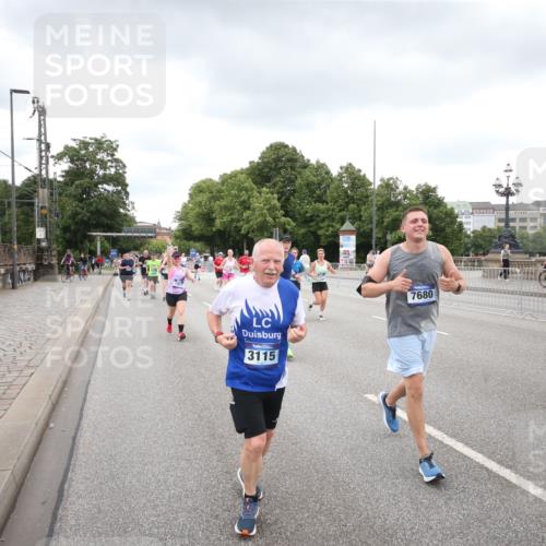 29.06.2025 - hella hamburg halbmarathon Jannik Wohlers http://msf.ph/oto/8338462 29.06.2025 10:55:03 Lombardsbrücke 1616, 1873, 1917, 3115, 3157, 3577, 4628, 5040, 5483, 5487, 7548, 7680, 8626, 9614, 9618, 9857, 9858, 10559, 10885, 11109, 12902, 13098, 13230, 14727, 15152, 15160, 16267, 16385, 16533, 16855, 17019, 17396, 18670, 18972 meine-sportfotos.de