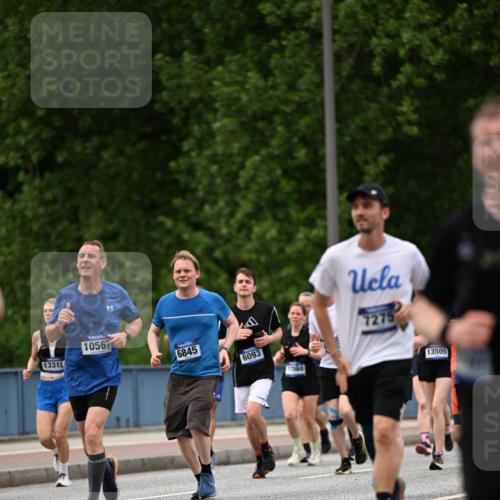 29.06.2025 - hella hamburg halbmarathon Dr. Thomas Lammeyer http://msf.ph/oto/8338514 29.06.2025 10:40:11 Kennedybrücke 1036, 1336, 1717, 2352, 2412, 2588, 2827, 3741, 3990, 4413, 4902, 5012, 5240, 5531, 6021, 6381, 6845, 6896, 7111, 7275, 7927, 8356, 8947, 10047, 10119, 10336, 10341, 10567, 11010, 11187, 11198, 11233 meine-sportfotos.de