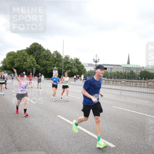 29.06.2025 - hella hamburg halbmarathon Jannik Wohlers http://msf.ph/oto/8338600 29.06.2025 10:55:05 Lombardsbrücke 1616, 1873, 1917, 3115, 3157, 3577, 4628, 5040, 5483, 5487, 7548, 7680, 8626, 9614, 9618, 9857, 9858, 10094, 10559, 10885, 11109, 12902, 13230, 14727, 15081, 15152, 16267, 16385, 16533, 16855, 17019, 17396, 18670, 18972 meine-sportfotos.de