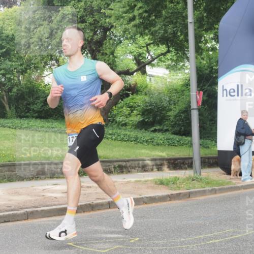 29.06.2025 - hella hamburg halbmarathon KatJ http://msf.ph/oto/8338629 29.06.2025 10:18:40 Zwischen KM18-KM19 8473 meine-sportfotos.de