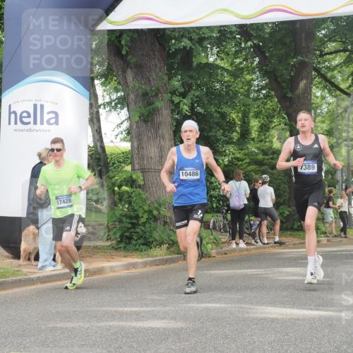 29.06.2025 - hella hamburg halbmarathon KatJ http://msf.ph/oto/8338641 29.06.2025 10:18:42 Zwischen KM18-KM19 7389, 8473 meine-sportfotos.de