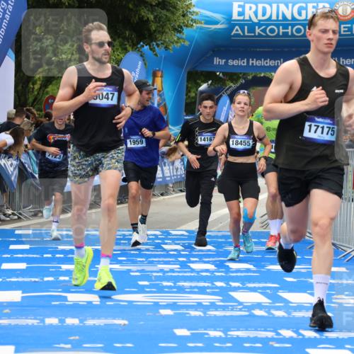 29.06.2025 - hella hamburg halbmarathon Strokosch-Dieckow http://msf.ph/oto/8338642 29.06.2025 10:33:12 Ziel 1910, 1959, 4679, 6473, 7723, 9047, 14167, 14276, 16881, 17175, 17802, 18455 meine-sportfotos.de