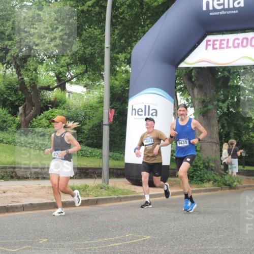 29.06.2025 - hella hamburg halbmarathon KatJ http://msf.ph/oto/8338674 29.06.2025 10:48:12 Zwischen KM18-KM19 1264, 8590, 8721 meine-sportfotos.de