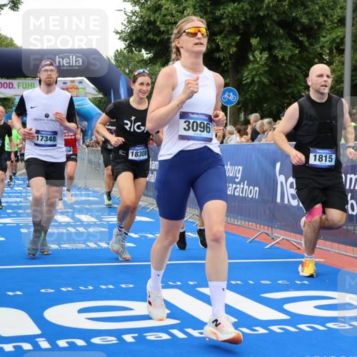 29.06.2025 - hella hamburg halbmarathon Strokosch-Dieckow http://msf.ph/oto/8338677 29.06.2025 10:54:00 Ziel 1151, 1410, 1815, 2432, 3096, 3208, 3209, 6294, 6356, 6374, 6481, 6581, 7395, 7918, 7973, 8394, 9032, 11499, 11789, 12379, 13032, 13397, 13869, 14175, 16477, 16871, 17348, 18308, 18831, 18879 meine-sportfotos.de