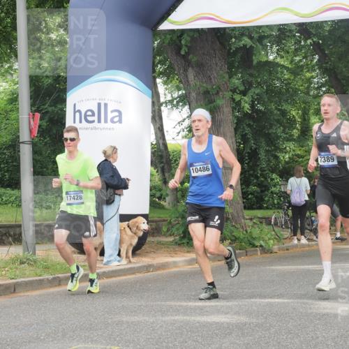 29.06.2025 - hella hamburg halbmarathon KatJ http://msf.ph/oto/8338696 29.06.2025 10:18:42 Zwischen KM18-KM19 7389, 8473 meine-sportfotos.de
