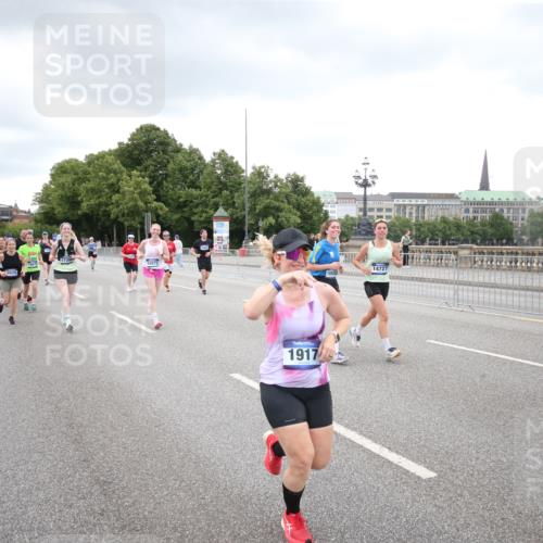 29.06.2025 - hella hamburg halbmarathon Jannik Wohlers http://msf.ph/oto/8338714 29.06.2025 10:55:06 Lombardsbrücke 1616, 1873, 1917, 3115, 3157, 3577, 4628, 5040, 5483, 5487, 7548, 7680, 8626, 9614, 9618, 9857, 9858, 10094, 10559, 10885, 11109, 12902, 13230, 14727, 15081, 15152, 16267, 16385, 16533, 16855, 17019, 17396, 18670, 18972 meine-sportfotos.de