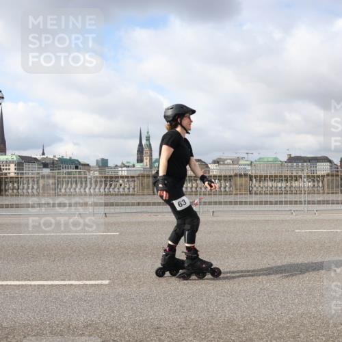 29.06.2025 - hella hamburg halbmarathon Lena Gebhardt http://msf.ph/oto/8338775 29.06.2025 09:09:05 Lombardsbrücke 63 meine-sportfotos.de