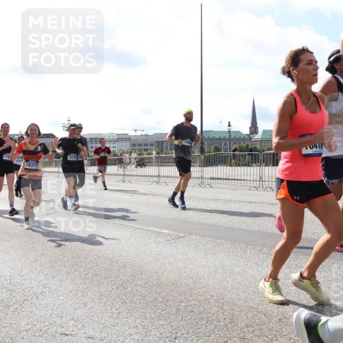 29.06.2025 - hella hamburg halbmarathon Lena Gebhardt http://msf.ph/oto/8338777 29.06.2025 10:00:38 Lombardsbrücke 18321, 1568, 6443, 116, 18701, 18377, 2236, 041, 17150, 1019, 1180, 1239, 1526, 1544, 1568, 1583, 1611, 1681, 2027, 2086, 2159, 2236, 2346, 2426, 2474, 2606, 2652, 2730, 2982, 3042, 3059, 3141, 3177, 3319, 3400, 3794, 3861, 3898, 3983, 4419, 4579, 4594, 4616, 4767, 4813, 4940, 4945, 5033, 5272, 5418, 5643, 5728, 6082, 6084, 6104, 6138, 6220, 6260, 6443, 6470, 6714, 6757, 8255, 8478, 8632, 8923, 9124, 9553, 9555, 9577, 10074, 10271, 10599 meine-sportfotos.de