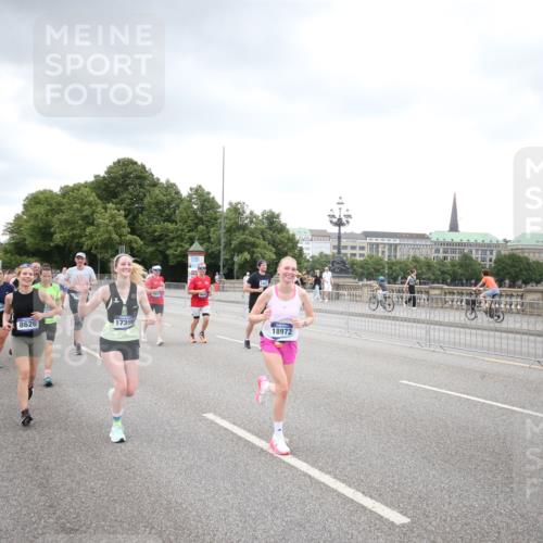 29.06.2025 - hella hamburg halbmarathon Jannik Wohlers http://msf.ph/oto/8338811 29.06.2025 10:55:07 Lombardsbrücke 1616, 1873, 1917, 3115, 3157, 3244, 3577, 4628, 5040, 5483, 5487, 7548, 7680, 8527, 8626, 9614, 9618, 9857, 9858, 10094, 10559, 10885, 11109, 12902, 14727, 15081, 16267, 16385, 16533, 16855, 17019, 17396, 18670, 18972 meine-sportfotos.de