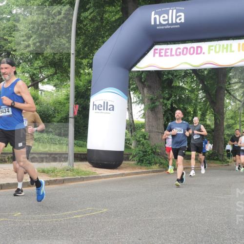 29.06.2025 - hella hamburg halbmarathon KatJ http://msf.ph/oto/8338896 29.06.2025 10:48:13 Zwischen KM18-KM19 1264, 8590, 8721 meine-sportfotos.de