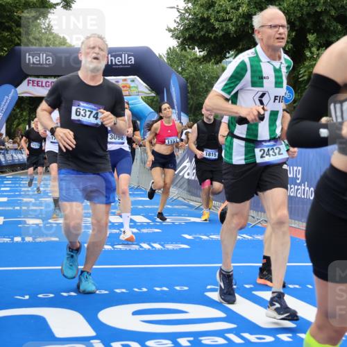 29.06.2025 - hella hamburg halbmarathon Strokosch-Dieckow http://msf.ph/oto/8338912 29.06.2025 10:53:59 Ziel 1151, 1410, 1815, 2432, 3096, 3208, 3209, 6356, 6374, 6481, 6581, 7395, 7918, 7973, 8394, 9032, 11499, 11789, 12379, 13032, 13869, 14175, 16477, 16871, 17348, 18308, 18831, 18879 meine-sportfotos.de