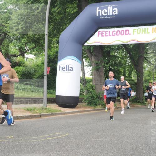 29.06.2025 - hella hamburg halbmarathon KatJ http://msf.ph/oto/8338925 29.06.2025 10:48:13 Zwischen KM18-KM19 1264, 8590, 8721 meine-sportfotos.de