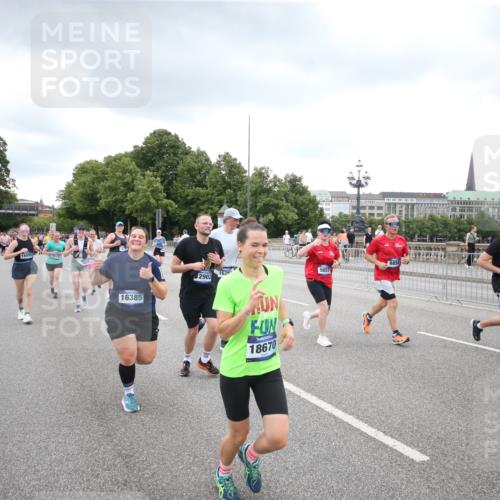 29.06.2025 - hella hamburg halbmarathon Jannik Wohlers http://msf.ph/oto/8338985 29.06.2025 10:55:09 Lombardsbrücke 1616, 1873, 1917, 3115, 3244, 5222, 5483, 5487, 7548, 7680, 8527, 8626, 9614, 9618, 9857, 9858, 10094, 10559, 10593, 10885, 11109, 12695, 12902, 14727, 15081, 15116, 16267, 16336, 16385, 16533, 16855, 16926, 17019, 17392, 17396, 18670, 18972 meine-sportfotos.de