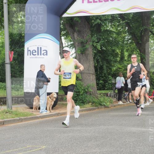 29.06.2025 - hella hamburg halbmarathon KatJ http://msf.ph/oto/8339021 29.06.2025 10:18:47 Zwischen KM18-KM19 1827, 7389 meine-sportfotos.de