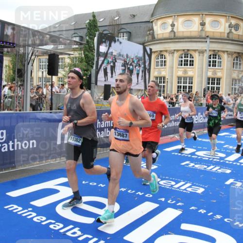 29.06.2025 - hella hamburg halbmarathon Michael Strokosch http://msf.ph/oto/8339055 29.06.2025 10:51:03 Ziel 1630, 2207, 7369, 8117, 8572, 8704, 10215, 10603, 11551, 12778, 13008, 13687, 14125, 15362, 16285, 17221, 18066, 18350 meine-sportfotos.de