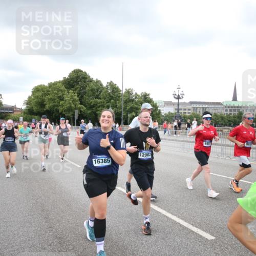 29.06.2025 - hella hamburg halbmarathon Jannik Wohlers http://msf.ph/oto/8339101 29.06.2025 10:55:10 Lombardsbrücke 1616, 1873, 1917, 3101, 3115, 3244, 5220, 5222, 5483, 5487, 5575, 7548, 7680, 8527, 8626, 9614, 9618, 9857, 9858, 9956, 10094, 10559, 10593, 10885, 11109, 12695, 12902, 14727, 15081, 15116, 15289, 16267, 16336, 16385, 16855, 16926, 17019, 17392, 17396, 18670, 18972 meine-sportfotos.de