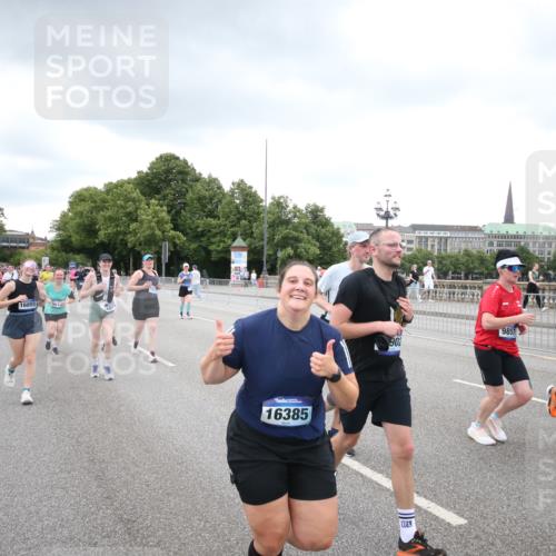 29.06.2025 - hella hamburg halbmarathon Jannik Wohlers http://msf.ph/oto/8339143 29.06.2025 10:55:10 Lombardsbrücke 1616, 1873, 1917, 3101, 3115, 3244, 5220, 5222, 5483, 5487, 5575, 7548, 7680, 8527, 8626, 9614, 9618, 9857, 9858, 9956, 10094, 10559, 10593, 10885, 11109, 12695, 12902, 14727, 15081, 15116, 15289, 16267, 16336, 16385, 16855, 16926, 17019, 17392, 17396, 18670, 18972 meine-sportfotos.de