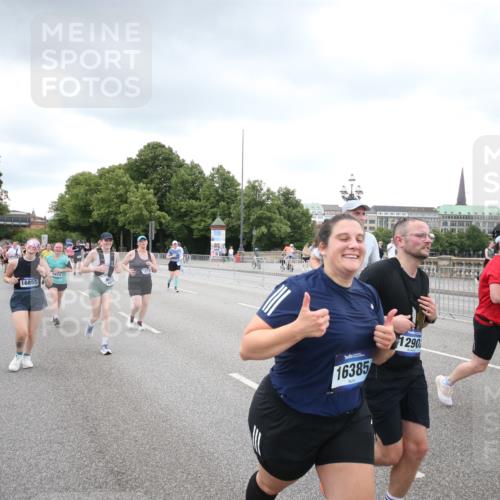 29.06.2025 - hella hamburg halbmarathon Jannik Wohlers http://msf.ph/oto/8339173 29.06.2025 10:55:10 Lombardsbrücke 1616, 1873, 1917, 3101, 3115, 3244, 5220, 5222, 5483, 5487, 5575, 7548, 7680, 8527, 8626, 9614, 9618, 9857, 9858, 9956, 10094, 10559, 10593, 10885, 11109, 12695, 12902, 14727, 15081, 15116, 15289, 16267, 16336, 16385, 16855, 16926, 17019, 17392, 17396, 18670, 18972 meine-sportfotos.de