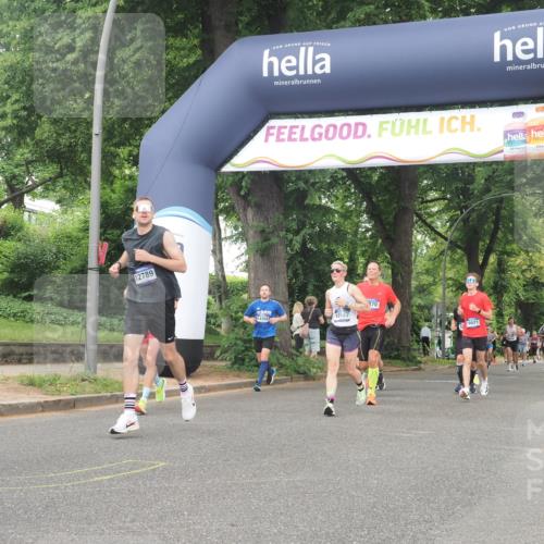 29.06.2025 - hella hamburg halbmarathon KatJ http://msf.ph/oto/8339197 29.06.2025 10:48:16 Zwischen KM18-KM19 2911, 5613, 5870, 7306, 8177, 8590, 8721 meine-sportfotos.de