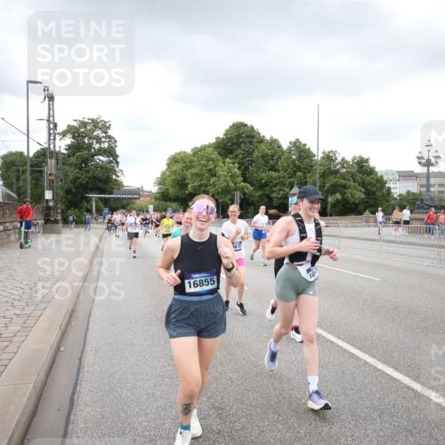 29.06.2025 - hella hamburg halbmarathon Jannik Wohlers http://msf.ph/oto/8339234 29.06.2025 10:55:12 Lombardsbrücke 1616, 1873, 1917, 3101, 3244, 5220, 5222, 5487, 5575, 7548, 7680, 8527, 8626, 8648, 9614, 9618, 9857, 9858, 9956, 10094, 10436, 10438, 10559, 10593, 10885, 12695, 12902, 13504, 14727, 15081, 15116, 15289, 16267, 16336, 16651, 16768, 16855, 16926, 17019, 17392, 17396, 18670, 18907, 18972 meine-sportfotos.de