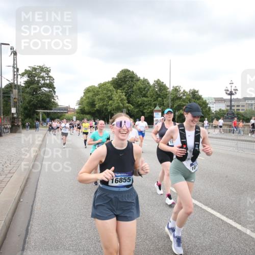 29.06.2025 - hella hamburg halbmarathon Jannik Wohlers http://msf.ph/oto/8339266 29.06.2025 10:55:12 Lombardsbrücke 1616, 1873, 1917, 3101, 3244, 5220, 5222, 5487, 5575, 7548, 7680, 8527, 8626, 8648, 9614, 9618, 9857, 9858, 9956, 10094, 10436, 10438, 10559, 10593, 10885, 12695, 12902, 13504, 14727, 15081, 15116, 15289, 16267, 16336, 16651, 16768, 16855, 16926, 17019, 17392, 17396, 18670, 18907, 18972 meine-sportfotos.de