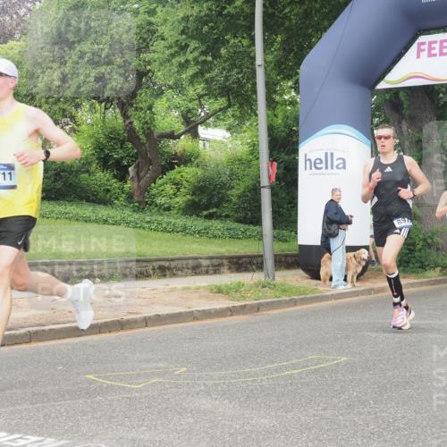 29.06.2025 - hella hamburg halbmarathon KatJ http://msf.ph/oto/8339300 29.06.2025 10:18:48 Zwischen KM18-KM19 1827, 7349, 7389 meine-sportfotos.de
