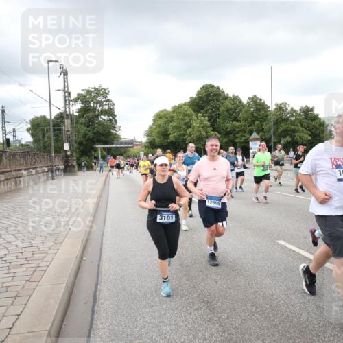 29.06.2025 - hella hamburg halbmarathon Jannik Wohlers http://msf.ph/oto/8339423 29.06.2025 10:55:22 Lombardsbrücke 1616, 3101, 3244, 4265, 4470, 4896, 5220, 5222, 5575, 6055, 6056, 6113, 6257, 6594, 7548, 7969, 8110, 8527, 8532, 8533, 8648, 9548, 9861, 9865, 9956, 10094, 10436, 10438, 10449, 10593, 11903, 11962, 11963, 12695, 13504, 14124, 14492, 15081, 15116, 15289, 15763, 15764, 16336, 16651, 16768, 16926, 17038, 17039, 17168, 17392, 18195, 18907 meine-sportfotos.de