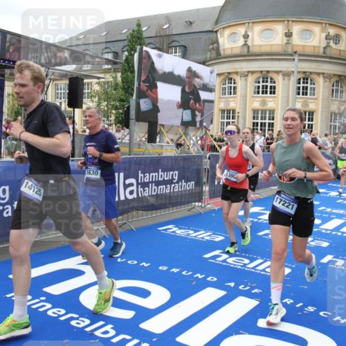 29.06.2025 - hella hamburg halbmarathon Michael Strokosch http://msf.ph/oto/8339450 29.06.2025 10:51:07 Ziel 1366, 1630, 4077, 4816, 4967, 8117, 8261, 8508, 8704, 10508, 10603, 12778, 13008, 14125, 17221, 17384, 18066, 18350 meine-sportfotos.de