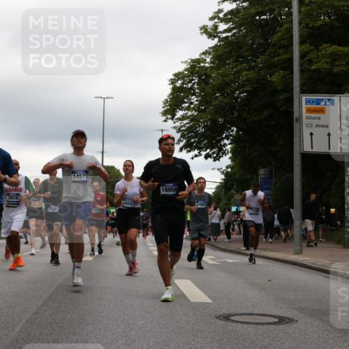 29.06.2025 - hella hamburg halbmarathon Yannick Fuchs http://msf.ph/oto/8339537 29.06.2025 10:52:05 20KM 1595, 1611, 2025, 2488, 2656, 2840, 2907, 3093, 3251, 3859, 4319, 4426, 4467, 4502, 4632, 4708, 4833, 5277, 5341, 5926, 6104, 6138, 6147, 6592, 6595, 7082, 7138, 7189, 8322, 8585, 9230, 9316, 9485, 10788, 11394, 11645, 12378, 12585, 12879, 13465, 13816, 13880, 14266, 14571, 15217, 15434, 15527, 16531, 17405, 17415, 17827, 18068, 18180, 18492, 18501, 18587, 18762, 18891 meine-sportfotos.de