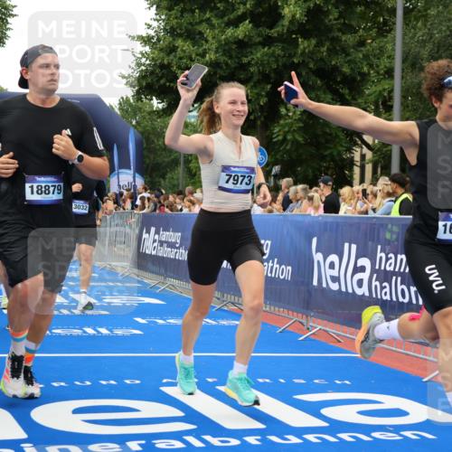 29.06.2025 - hella hamburg halbmarathon Strokosch-Dieckow http://msf.ph/oto/8339588 29.06.2025 10:53:55 Ziel 1151, 1706, 1815, 1870, 2432, 3096, 6260, 6356, 6374, 6481, 7395, 7918, 7973, 8394, 9032, 9922, 10891, 11789, 12413, 13032, 13869, 14026, 14175, 15502, 16477, 16538, 17348, 18308, 18418, 18487, 18759, 18831, 18879, 18915, 19177 meine-sportfotos.de