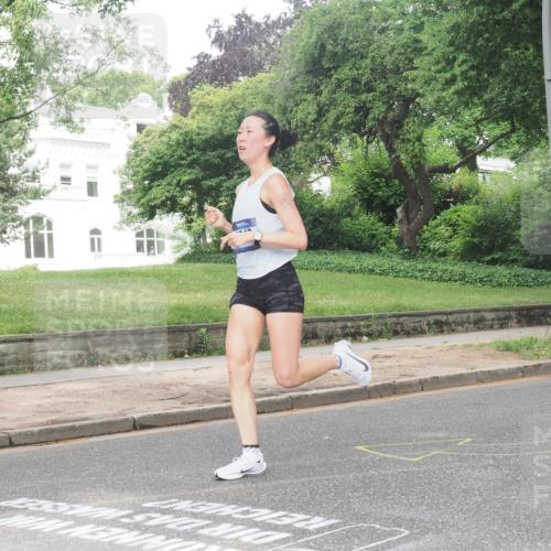 29.06.2025 - hella hamburg halbmarathon KatJ http://msf.ph/oto/8339590 29.06.2025 10:18:50 Zwischen KM18-KM19 1827, 7349 meine-sportfotos.de