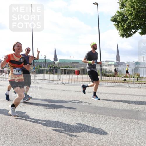 29.06.2025 - hella hamburg halbmarathon Lena Gebhardt http://msf.ph/oto/8339615 29.06.2025 10:00:39 Lombardsbrücke 187, 11605, 18377, 1019, 1180, 1239, 1526, 1544, 1568, 1583, 1611, 1681, 2027, 2086, 2236, 2346, 2426, 2474, 2606, 2652, 2730, 2982, 3042, 3059, 3141, 3177, 3319, 3400, 3794, 3861, 3898, 3983, 4419, 4579, 4594, 4616, 4767, 4813, 4940, 4945, 5033, 5272, 5418, 5643, 5728, 5870, 6082, 6084, 6104, 6138, 6220, 6260, 6443, 6470, 6714, 6757, 7761, 8255, 8478, 8632, 8923, 9124, 9553, 9555, 9577, 10074, 10271, 10599 meine-sportfotos.de