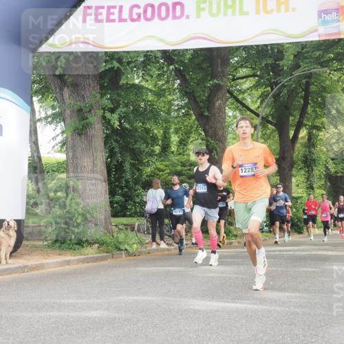 29.06.2025 - hella hamburg halbmarathon KatJ http://msf.ph/oto/8339636 29.06.2025 10:18:58 Zwischen KM18-KM19  meine-sportfotos.de