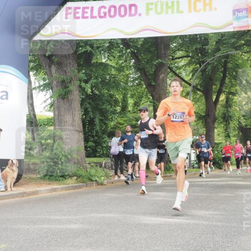 29.06.2025 - hella hamburg halbmarathon KatJ http://msf.ph/oto/8339660 29.06.2025 10:18:58 Zwischen KM18-KM19  meine-sportfotos.de