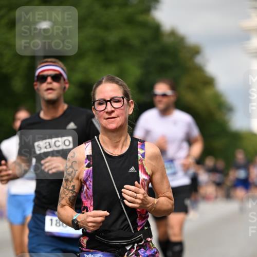 29.06.2025 - hella hamburg halbmarathon Dr. Thomas Lammeyer http://msf.ph/oto/8339678 29.06.2025 10:17:58 Kennedybrücke 1406, 1747, 2891, 4001, 4032, 4795, 4962, 5631, 5719, 6089, 7462, 7802, 7913, 8001, 8673, 9141, 9631, 9845, 9886, 10442, 10443, 11355 meine-sportfotos.de