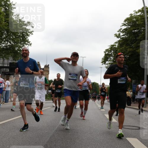 29.06.2025 - hella hamburg halbmarathon Yannick Fuchs http://msf.ph/oto/8339681 29.06.2025 10:52:06 20KM 1595, 1611, 1833, 2488, 2656, 2840, 2907, 3251, 3859, 4319, 4426, 4467, 4502, 4632, 4708, 4833, 5277, 5341, 5926, 6104, 6138, 6147, 6592, 6595, 7082, 7138, 7189, 8322, 8585, 9230, 9316, 9485, 10788, 11394, 11645, 12378, 12585, 12879, 13816, 13880, 14266, 14571, 15217, 15434, 15527, 16531, 17405, 17415, 17827, 18068, 18180, 18492, 18501, 18587, 18762, 18891 meine-sportfotos.de
