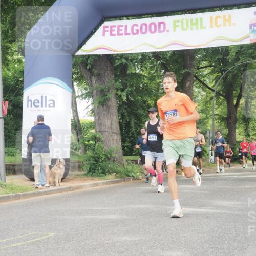 29.06.2025 - hella hamburg halbmarathon KatJ http://msf.ph/oto/8339716 29.06.2025 10:18:59 Zwischen KM18-KM19  meine-sportfotos.de
