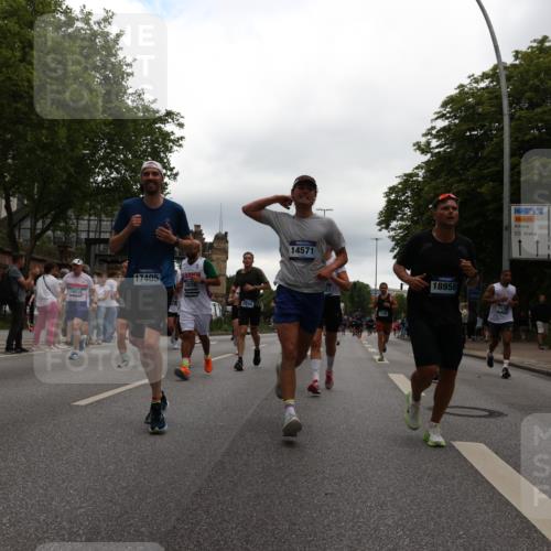 29.06.2025 - hella hamburg halbmarathon Yannick Fuchs http://msf.ph/oto/8339735 29.06.2025 10:52:06 20KM 1595, 1611, 1833, 2488, 2656, 2840, 2907, 3251, 3859, 4319, 4426, 4467, 4502, 4632, 4708, 4833, 5277, 5341, 5926, 6104, 6138, 6147, 6592, 6595, 7082, 7138, 7189, 8322, 8585, 9230, 9316, 9485, 10788, 11394, 11645, 12378, 12585, 12879, 13816, 13880, 14266, 14571, 15217, 15434, 15527, 16531, 17405, 17415, 17827, 18068, 18180, 18492, 18501, 18587, 18762, 18891 meine-sportfotos.de